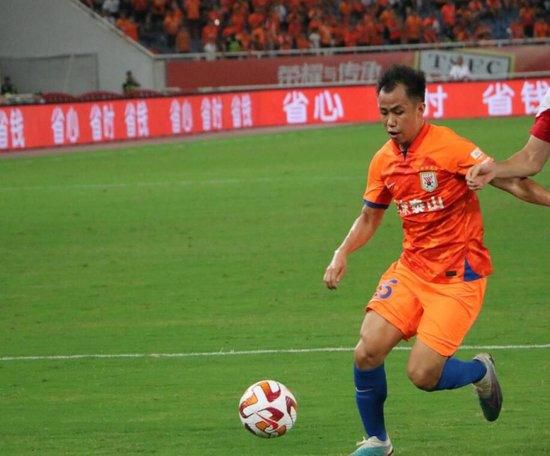 吮吸乳尖